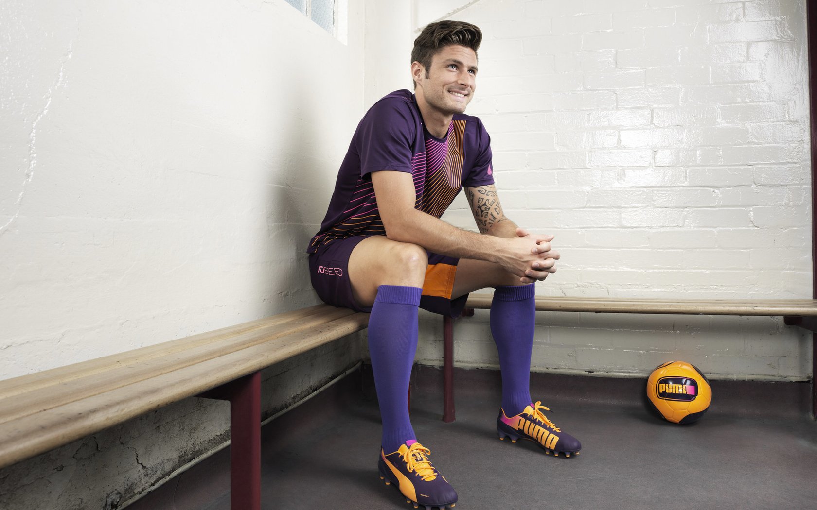 布克，当马刺银黑遇上篮网蓝，我便是那抹撕裂夜空的熔金色