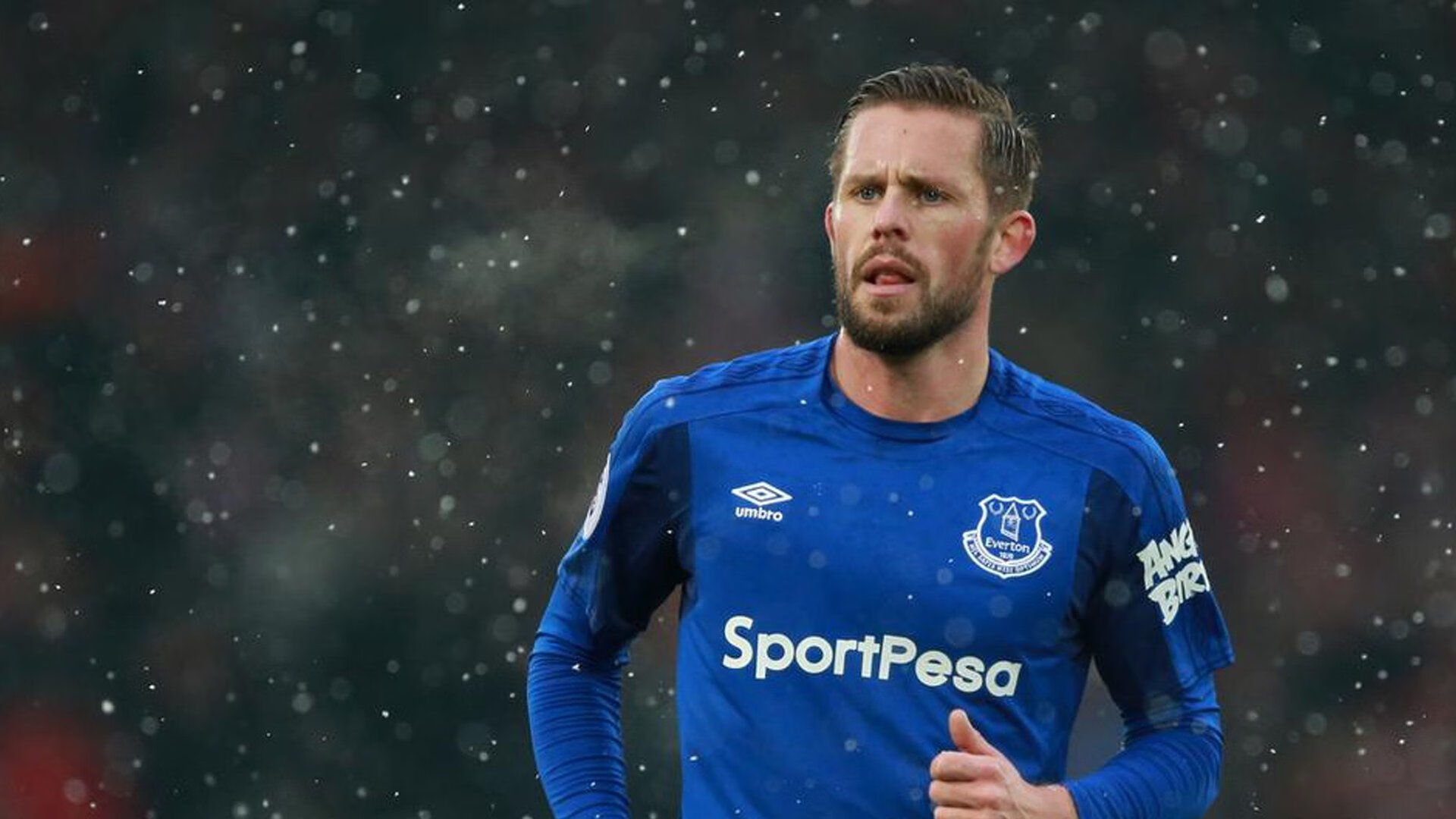 杜兰特全程高能输出,当个人英雄主义遭遇团队鏖战