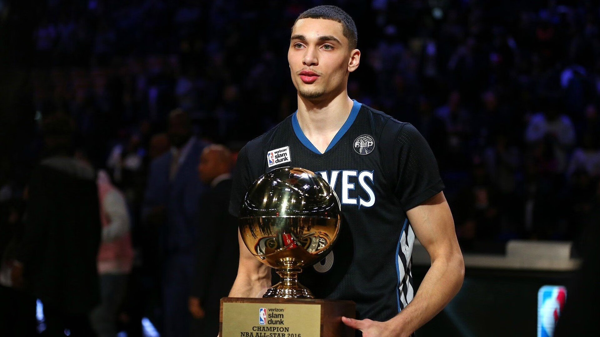 梅西对手完全无解，巴萨强压新西兰，当足球成为一场降维打击